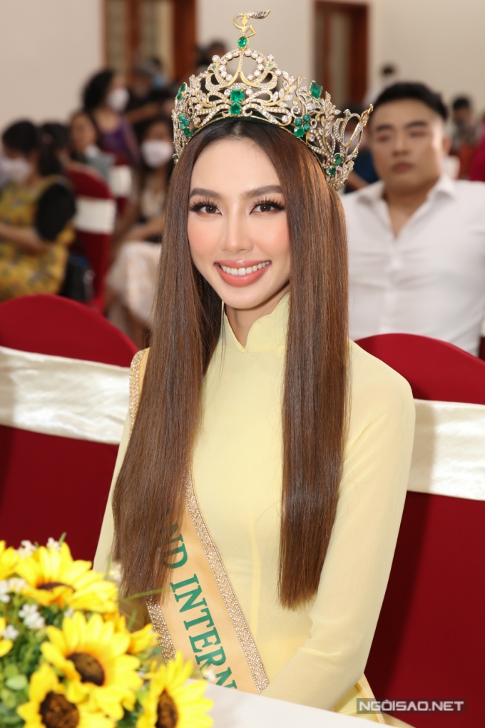 thuy-tien-tang-trang-phuc-thi-miss-grand-cho-bao-tang-ketnoidoanhnhan1