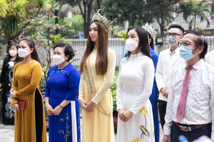 thuy-tien-tang-trang-phuc-thi-miss-grand-cho-bao-tang-ketnoidoanhnhan5